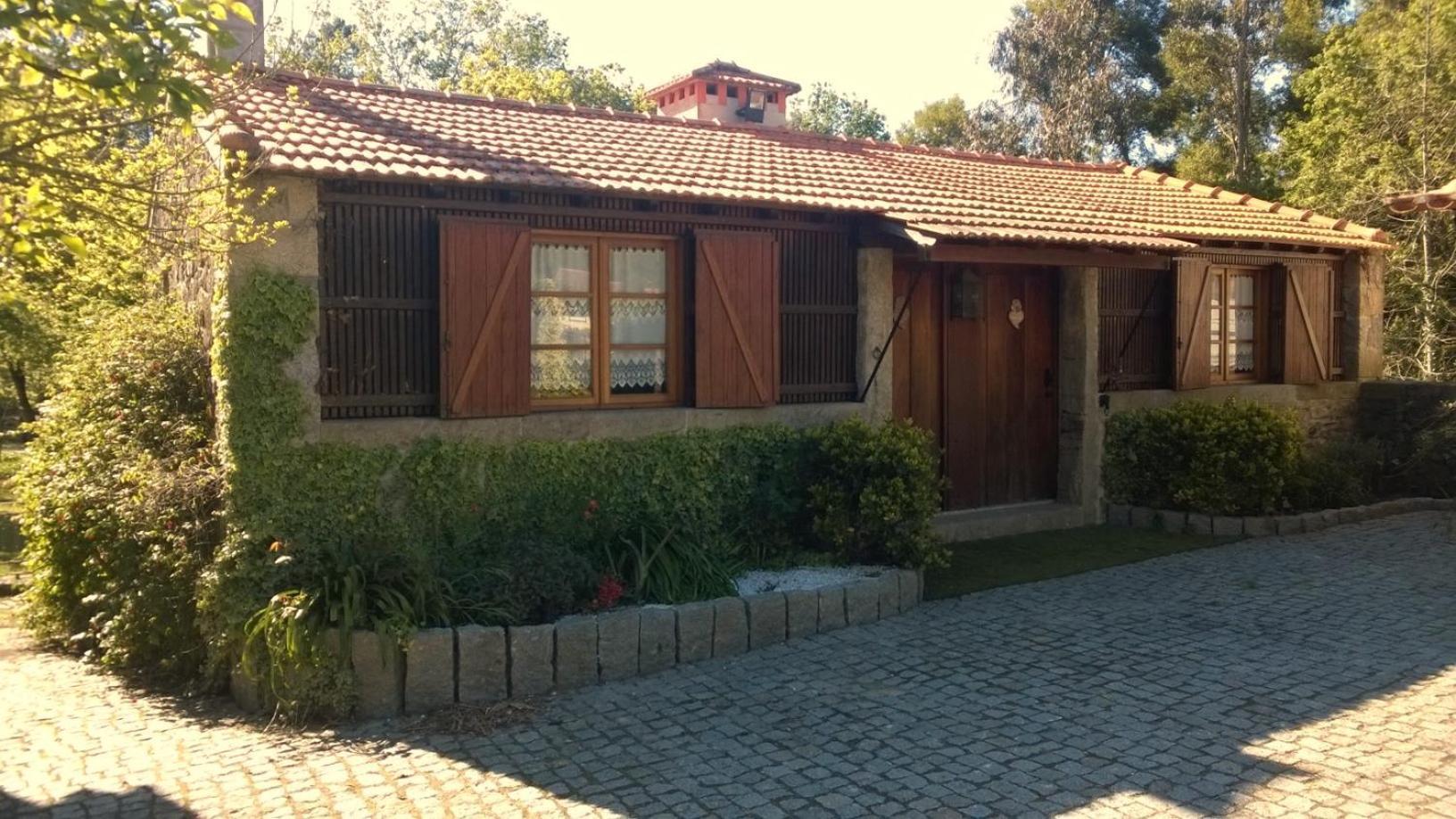 Hostal Quinta Padre Lobo Santa Maria da Feira Exterior foto