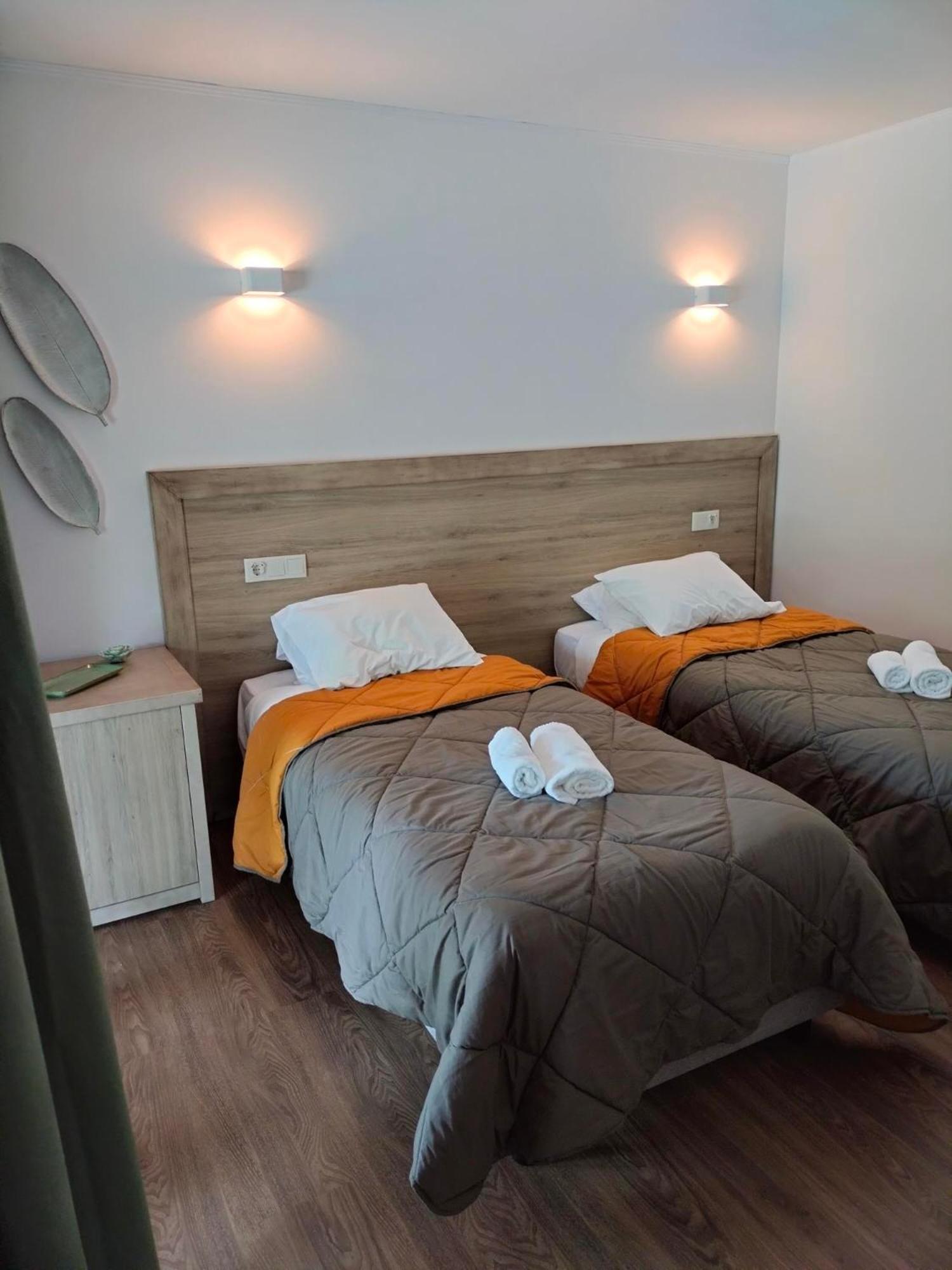 Hostal Quinta Padre Lobo Santa Maria da Feira Habitación foto