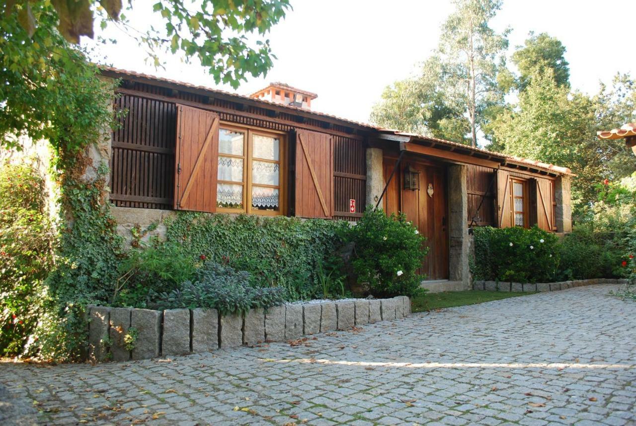 Hostal Quinta Padre Lobo Santa Maria da Feira Exterior foto